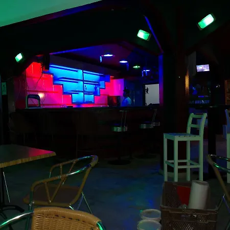 Roadhouse Boutik アパートホテル *